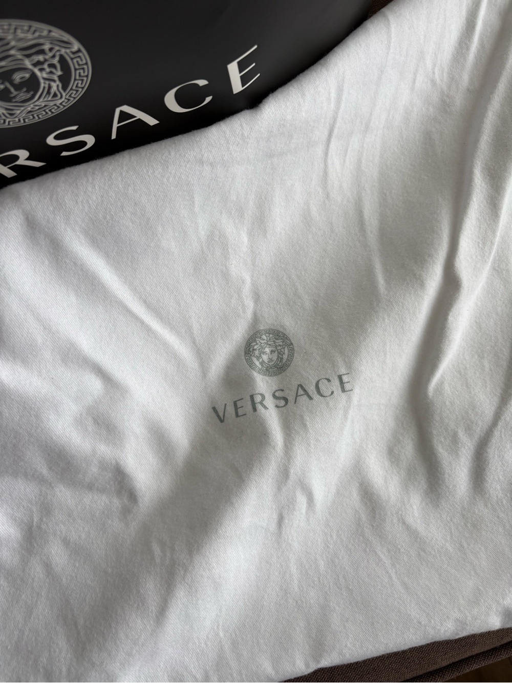 VERSACE Black Leather Tote Bag with Removable Pouch - Versatile Everyday Carry - Picture 3 of 3